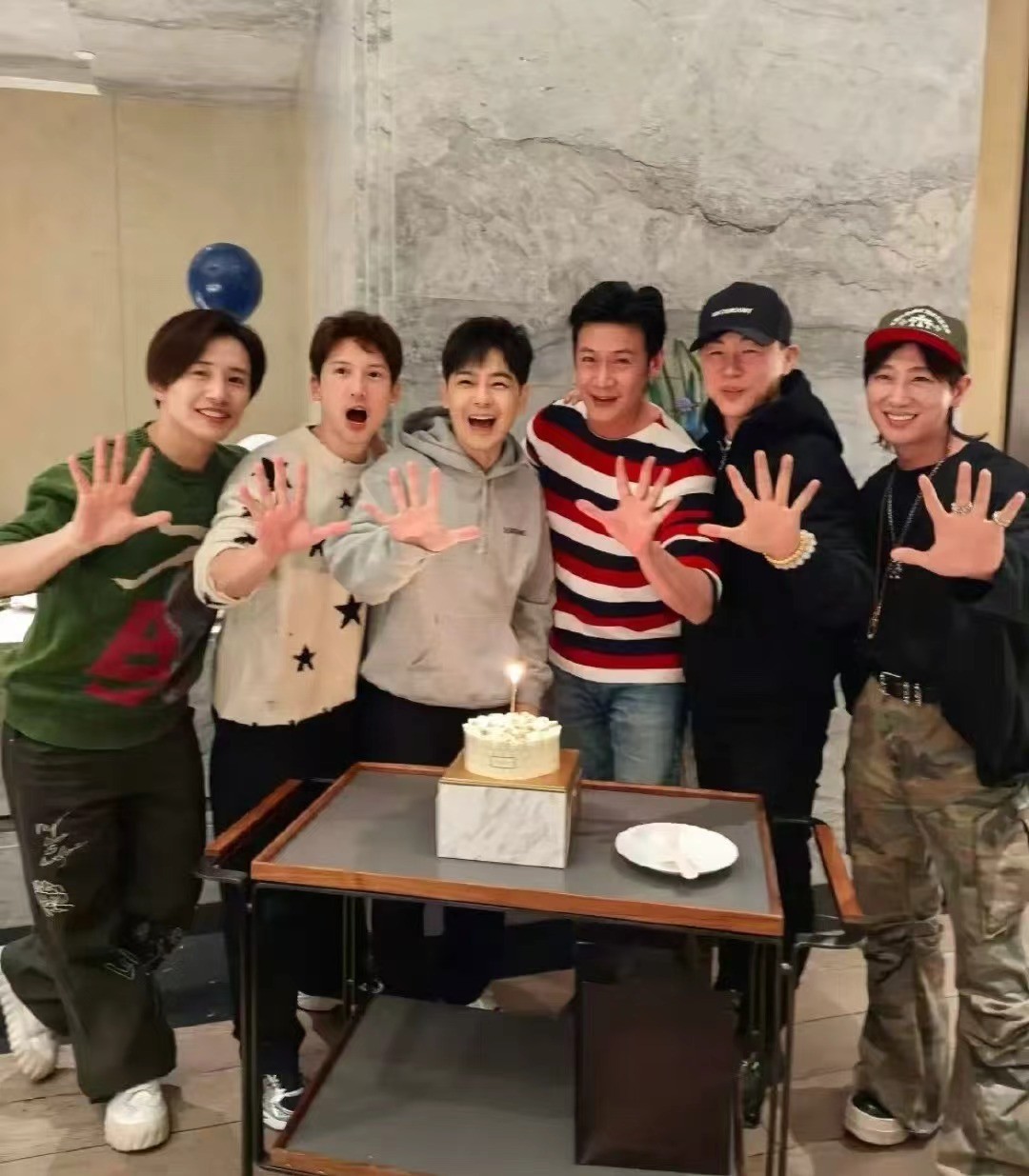 陆毅老婆鲍蕾身高__陆毅隔空示爱鲍蕾