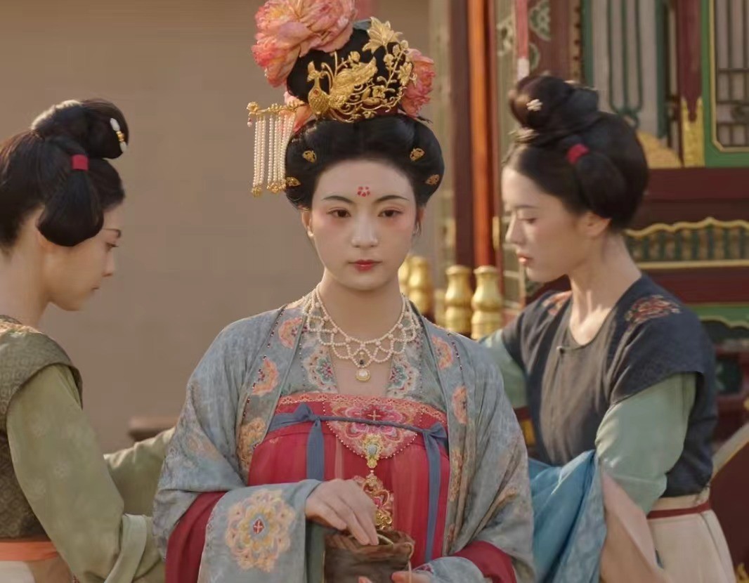 有个电视剧叫什么芳华_放点古装电视剧_