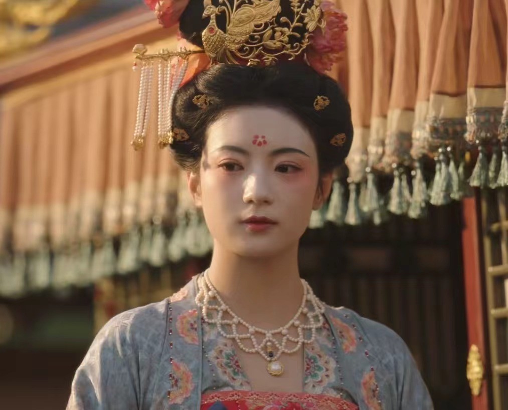 _有个电视剧叫什么芳华_放点古装电视剧