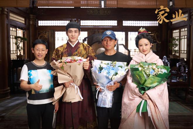 _央视主持人杨紫_央视主播紫