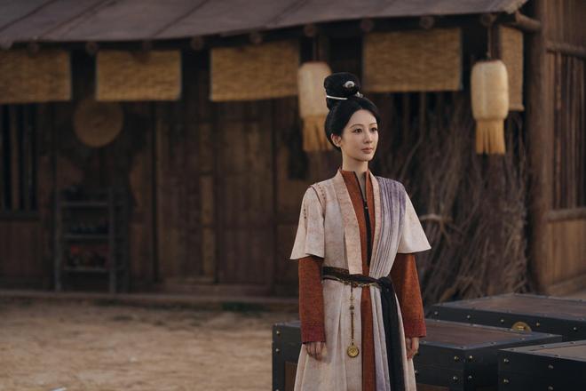 央视主持人杨紫__央视主播紫