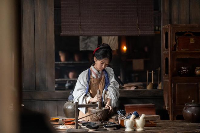 _央视主播紫_央视主持人杨紫