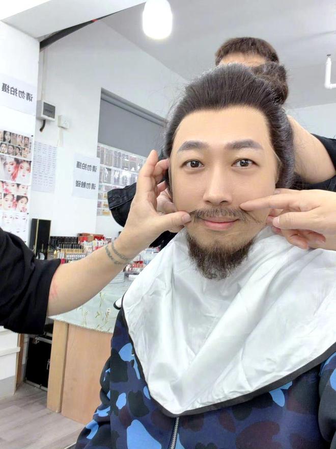 _收手吧于正,和小15岁85花顶流演情侣,二人同框合照太辣眼睛_收手吧于正,和小15岁85花顶流演情侣,二人同框合照太辣眼睛