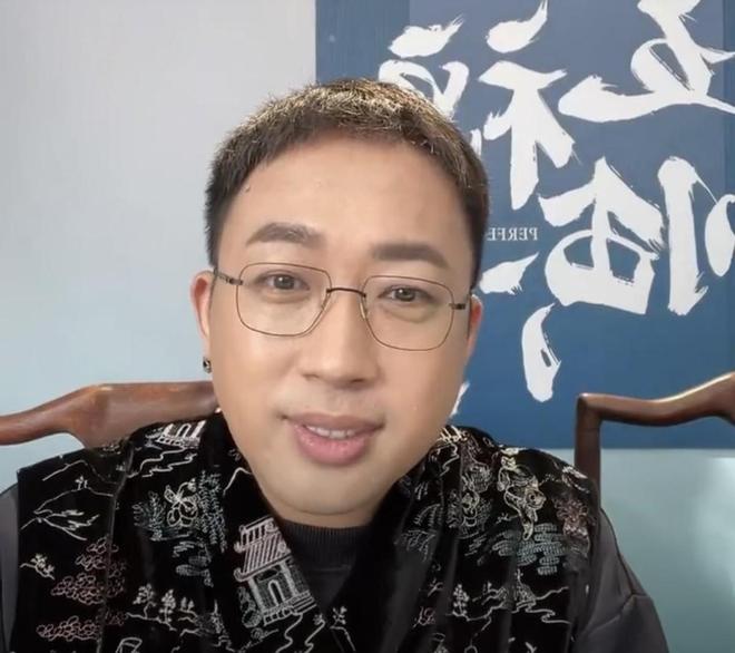 收手吧于正,和小15岁85花顶流演情侣,二人同框合照太辣眼睛__收手吧于正,和小15岁85花顶流演情侣,二人同框合照太辣眼睛