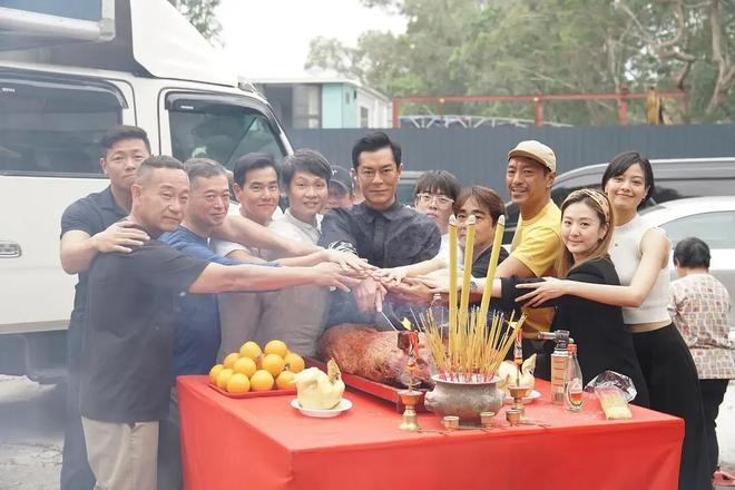 _周星驰谢霆锋同框_周星驰谢霆锋