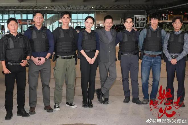 周星驰谢霆锋同框__周星驰谢霆锋