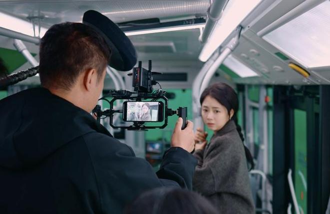 滕丛丛导演_曾志伟当导演拍过的电影_